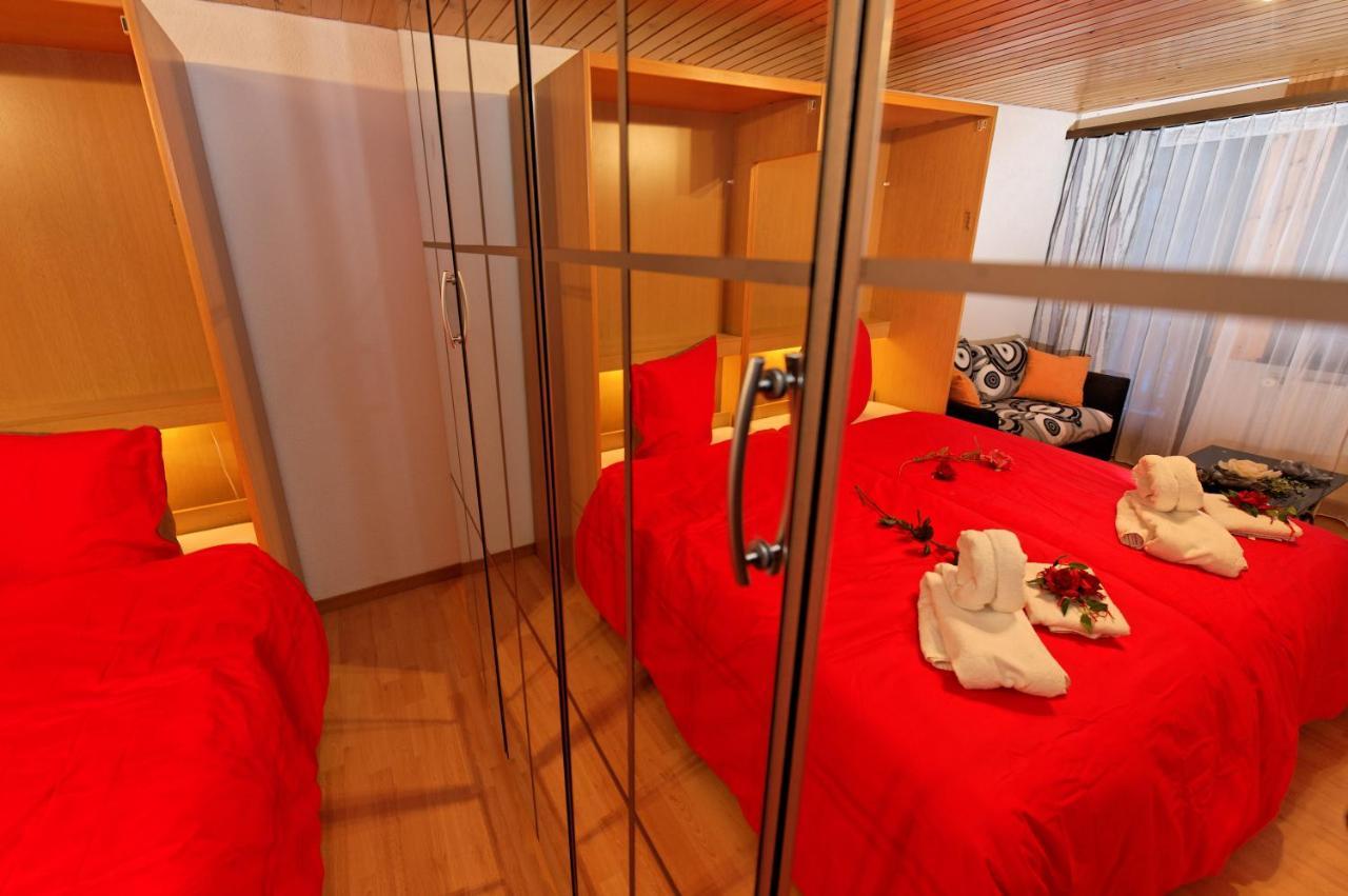 Haus Waldheim Grachen Apartment Phòng bức ảnh